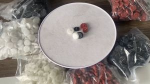 ĐINH NHỰA ĐÓNG DƯỚI CHÂN BÀN GHẾ TỦ ĐỂ CHỐNG TRẦY VỚI NHIỀU KÍCH THƯỚC TẠI ĐÂY