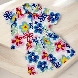 NEW!! Songkran2025🍁 ชุดสงกรานต์เด็ก ฮาวายทรงสวย พิมพ์ลายดอกไม้ เหมาะกับเดินชายหาด สไตล์ฮาวาย สําหรับผู้ชายและผู้หญิง พร้อมส่ง