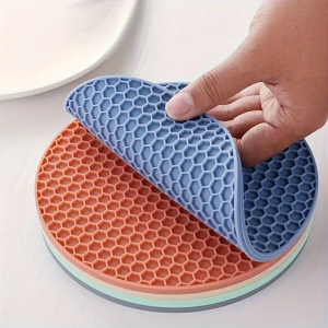 4pcs Multicolor Silicone Honeycomb Heat-Resistant Pads - Durable & Stylish Kitchen Mats for Pots Bowls and Placemats Perfect