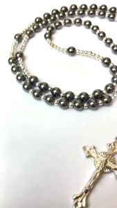 Kalung Rosario Batu Blustin: Aksesoris Ibadah Unik