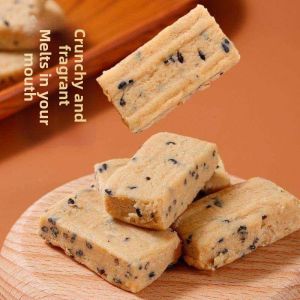 Salty Crispy Peanut Candy Old-fashioned Pastries Whole Box