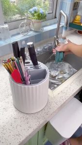 【Premium Quality】 ° Rotating Kitchen Utensil Organiser / Multifunctional Drainable Chopsticks Spoon Storage Container / Spinning Cutlery Holder with Removable Base 9 Compartments