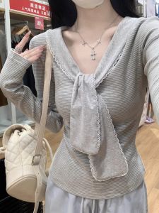 เสื้อยืดแขนยาวผู้หญิงสไตล์เกาหลี ทรงสลิมฟิต ลายทาง เอฟเฟกต์ลูกไม้ ปักโบว์ผีเสื้อ ใส่ได้ทุกวัน ฤดูใบไม้ร่วง