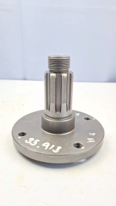 เพลาดุมโรตารี่ซ้าย 8T คูโบต้า RX162RX163 Shaft LH. (W9516-52052) ตรา Farmtech รหัสินค้า 32807