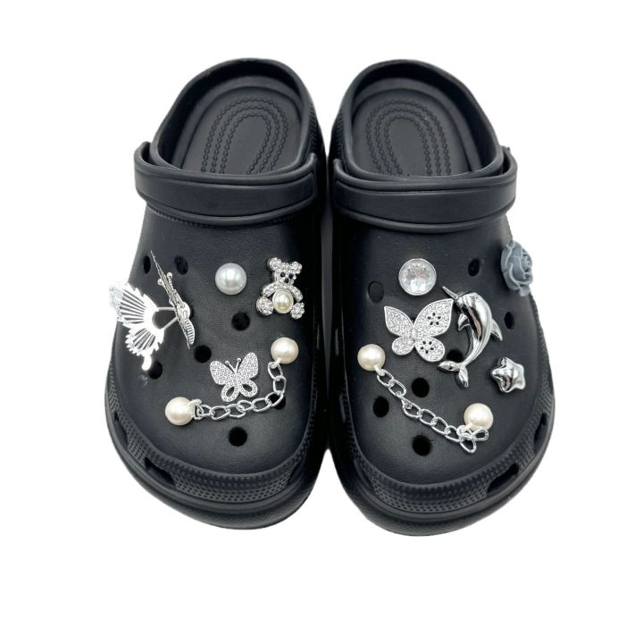 Crocs Jibbitz 11ชิ้น เซ็ตสวยงามหัวเข็มขัดรองเท้าคริสตัลมุกหัวรัดเชือกรองเท้าปีกผีเสื้อสั่น3d ของ