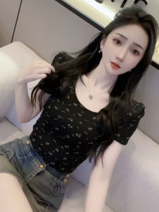 Áo Thun Tay Bồng Cổ Chữ U Hở Lưng Hoa Mùa Hè Mới Cho Nữ Dáng Ôm Vừa Vặn Thời Trang Ngắn