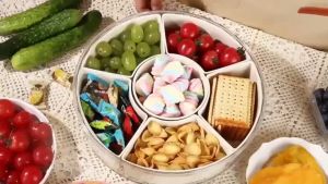 กล่องใส่ขนม 6ช่อง ฐานหมุนได้ กล่องใส่อาหาร ฝาปิดสูญญากาศ