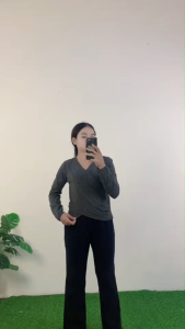 ชุดเซ็ตสองชิ้น เสื้อถัก+กางเกง ทรงเข้ารูป ใส่แล้วดูเพรียว