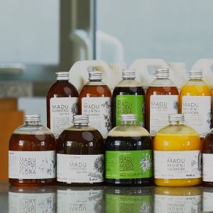 Madu Murni Varian Raw Honey Asli Premium Pure Original Dari Bumi