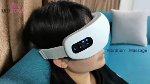 Máy Massage Mắt kết nối Bluetooth vừa thư giãn vừa nghe nhạcthiết kế tinh tế với màu trắng thanh lịch thoải mái đem lại cảm giác dễ chịu cho người sử dụng.