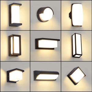 โคมไฟติดผนังกลางแจ้งแบบกันน้ำ ไฟ LED สำหรับบ้านพักผ่อนกลางแจ้ง ระบายความร้อนด้วยกาว แหล่งกำเนิดแสง LED