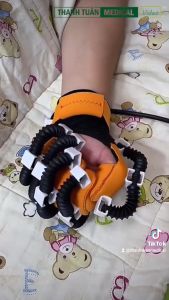 Máy Tập Tay Tự Động Cho Người Tai Biến Liệt - Bàn Tay Robot Yihao HD678 [Xe lăn Thanh Tuấn]