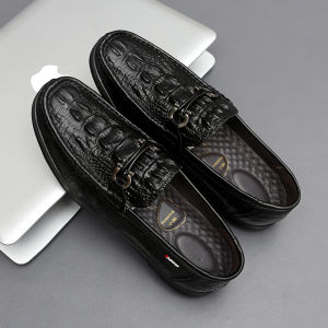 New 2025 Mens Genuine Leather Slip-On Bean Shoes Korean Style Versatile Lazy Mans Shoes Red Casual Fashionable Boat Shoes