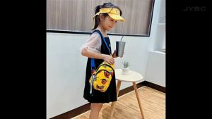 Movi Katie 🔥 กระเป๋าคาดอก กระเป๋าคาดอก กระเป๋าเด็กสะพายเฉียง กระเป๋าใส่เหรียญลายการ์ตูน เฉียบ เพลง ชุดที่ 5 ราคาที่ถูกต้อง