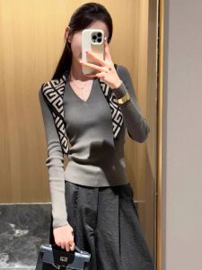 HUOLISI | Sleek Gray V-Neck Long Sleeve Knitwear