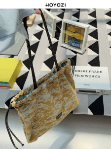 Original HOYOZI Canvas Tote Bag Oil Painting Design Casual Versatile Leather Canvas Bag for Daily Commuting And Leisure