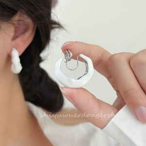 Pain-Free Design Irregular C-Shaped Ear Studs Versatile High-End Sensation Fashionable Mosquito Coil Tray Clip-On Earrings for Women