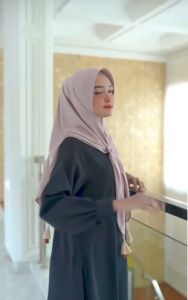 HIJAB BERGO PET SEGITIGA INSTAN JAMBUL JERSEY SUPER / BERGO PET JERSEY POM POM / KERUDUNG BERGO PET SEGITIGA JAMBUL TERBARU