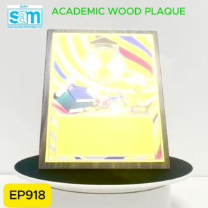 EP918 Plak Kayu Akademik Cenderahati Metallic Card on Academic Wood Plaque