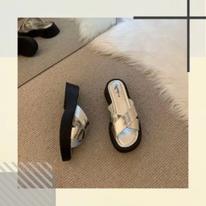 NQshop HOT รองเท้าแพลตฟอร์มหัวทรงสี่เหลี่ยมพื้นทรงหนาสําหรับผู้หญิงรูปทรงสวยหรูไม่ซ้ำใคร เหมาะกับทุกการแต่งตัวสุดๆ รองเท้าแตะรองเท้าแตะ