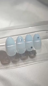 Dashing Diva เล็บปลอม ทรงอัลมอนด์ รุ่น MDC5F028AG-MDC5F030AG จำนวน 1 กล่องมี 30 เล็บ