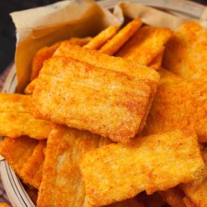 1 Bottle of 190g Crispy Crust Beef Sauce Flavor 酱汁牛肉味脆锅巴罐装网红解馋小零食好吃休闲桶装零食