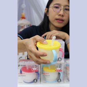 Richell ของแท้ ถ้วยฝึกดูด AQULEA Staw Training Mug ปรับเป็น แก้วน้ำเด็ก ได้