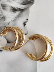 Ins Style Retro Silver Needle Earrings for Women with Twisted C Shape Round Circle Simple Ear Studs and Fashionable Accessories