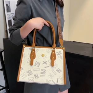 New Fashion Versatile Womens Shoulder Handbag Trendy Letter Oblique Straddle Womens Bag