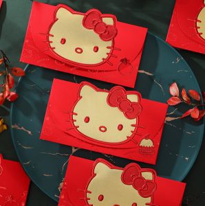 หัวขนาดใหญ่ลายการ์ตูนคิตตี้สุดฮอตกระเป๋าสีแดงงูปีเทศกาลฤดูใบไม้ผลิกระเป๋ามีโชคด้านการเงินแบบดั้งเดิมซองสีแดงของขวัญปีใหม่