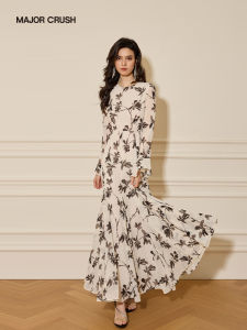 French Romantic Elegance Enhancing Dress