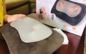 Gối Massage Cổ Vai Gáy MEDISANA MC840 Giúp Giảm Đau Mỏi Hiệu Quả Máy Massage Hồng Ngoại 4 Con Lăn Nhập Đức BH 12 Tháng