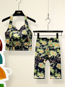 ชุดโยคะฤดูร้อนสำหรับผู้หญิง ชุดกีฬาออกกำลังกายเซ็กซี่แห้งเร็ว เสื้อกั๊กแขนกุดลายดอกไม้ กางเกงขาสั้น เสื้อผ้าโยคะพร้อมแผ่นเสริมหน้าอก