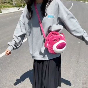 [HÀNG SẴN] Túi Xách Đeo Chéo Gấu Dâu Tây Đính Hoa Disney Mẫu Mới Nhất Độc Lạ Dễ Thương Cho Bạn Nữ