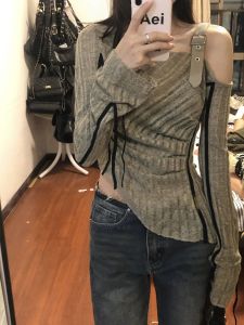 BUWAN STUDIO สไตล์อเมริกัน Hot เด็กผู้หญิง ถักแขนยาวไม่สม่ําเสมอ เสื้อท่อนบน มีเข็มขัด ปาดไหล่ อินเทรนด์ ดีไซน์ พอดีสบาย เสื้อผ้าถัก