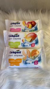Khăn giấy ướt Ultra Compact  đa năng hương trái cây 15 tờ nhập khẩu chính hãng