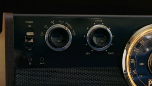 Victrola The Empire 6 in 1 เล่นแผ่นเสียง เทป ซีดี วิทยุ FM บลูทูธ ลำโพงในตัว