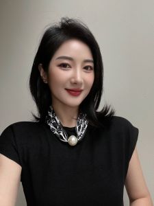 New Vintage French Style Pearls Silk Scarf Womens Necklace with Magnetic Clasp Fashionable Decorative Accessory for Spring Summer