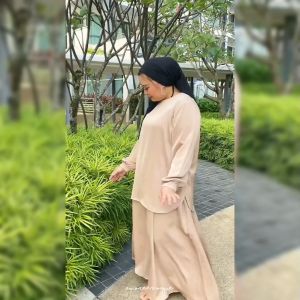 Plus Size (2XL-5XL)  Premium Flowy Silk Satin 2 Side Pocket Set Blouse With Skirt (4973)