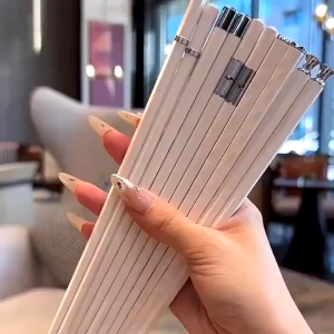 Set 5 Đôi Đũa Hợp Kim Mạ Bạc Nhiều Kiểu Kháng Khuẩn 99% Chống Nấm Mốc Không Mùi Không Bong Tróc