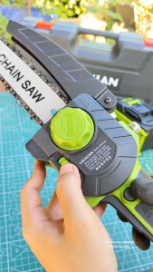 🔥🔥YOUXIAN 8 นิ้ว 20V เลื่อยโซ่ไฟฟ้าแบบชาร์จแบตเตอรี่ลิเธียม ความจุสูง ใช้ได้ด้วยมือเดียว เหมาะสำหรับใช้งานในบ้านและกลางแจ้ง เลื่อยต้นไม้ขนาดเล็กพกพาสะดวก