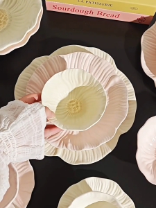 Mewah Premium Set Pinggan Mangkuk Warna Bawah Glasur Mudah Dicuci Dapur dinner wedding microwave gifts Creamy INS Style Rice Soup Ceramic Porcelain Keramik Bowl Plate Wedding Doorgift Tableware Gift High Temperature Underglaze Selamat ceramic