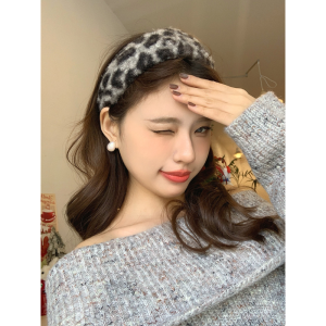ริบบิ้นผมขนสัตว์ลายเสือดาวสไตล์เกาหลี ขอบกว้าง แฟชั่นฤดูใบไม้ผลิ 2024 ริบบิ้นผมผู้หญิงแบบใหม่ที่หรูหราและมีสไตล์