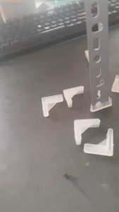 Chân nhựa chống trầy( V3 x 3cm) V lỗ đa năng .