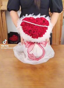 Cốt Giấy Trái Tim Cắm Hoa