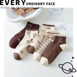 LKShoes งานสวยเข้าใหม่ ถุงเท้าแฟชั่นลำลอง งานเกาหลีข้อสั้นรุ่นนี้ บอกเลยว่าน่ารักมาก ดีเทลงานพื้นสีฟ้าพาสเทลน่ารักสดใสพร้อมส่งให้เลือกหลายลาย งานราคาดีสีสวยแบบนี้ แนะนำมาก