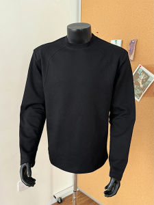 เสื้อยืดคอกลมแขนยาวทรงหลวมสำหรับผู้ชาย สีดำ ทรงเข้ารูป ปกติ ผ้าฝ้าย เสื้อเชิ้ตชั้นใน เสื้อสเวตเตอร์คอปกเล็ก ทรงเข้ารูป ทรงเข้ารูป