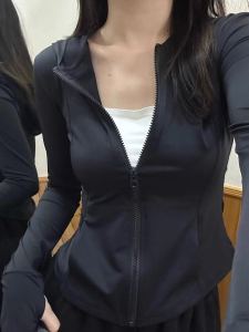 เสื้อคลุมกันแดดสีดำสำหรับผู้หญิง ทรงสลิมฟิต ทรงบาง ป้องกันรังสียูวี ฤดูร้อน 2024 เสื้อคลุมกันหนาวแบบคาร์ดิแกนแบบบาง