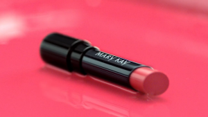 Mary Kay® Supreme Hydrating Lipstick Rockstar Red