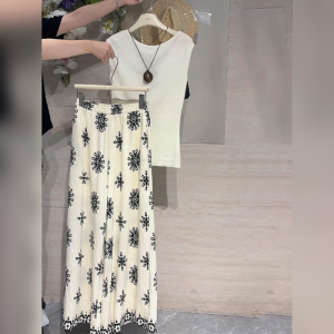 YUFUQING | Fashionable White Round Neck Sleeveless Vest Top Set Women Summer New High Waist Loose Mini Skirt Two Piece Set Casual Wear